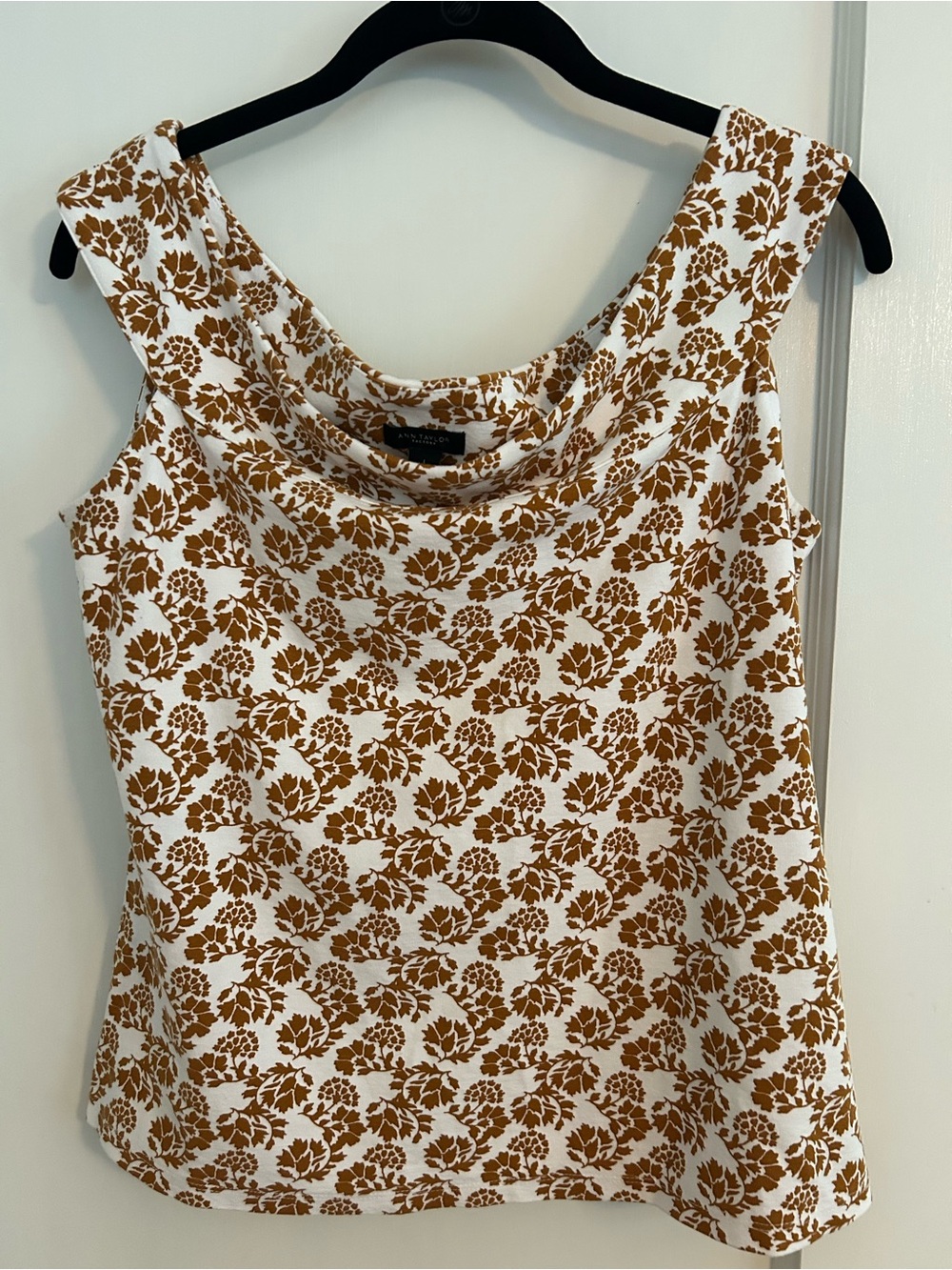 Ann Taylor women’s draped neck sleeveless leaf print brown white blouse size L